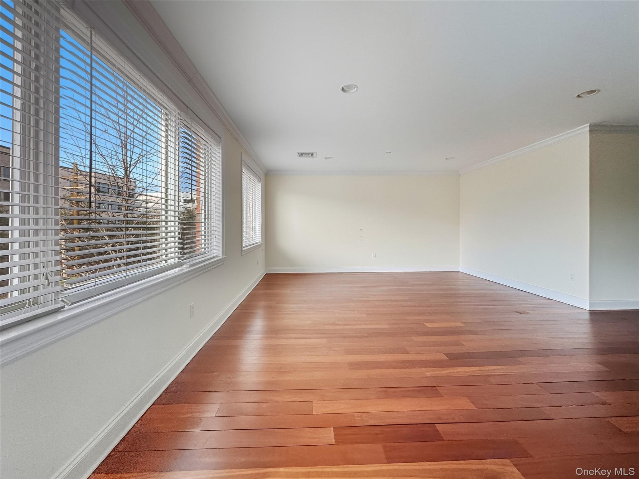 171 Great Neck Road # 1C, Great Neck, NY 11021