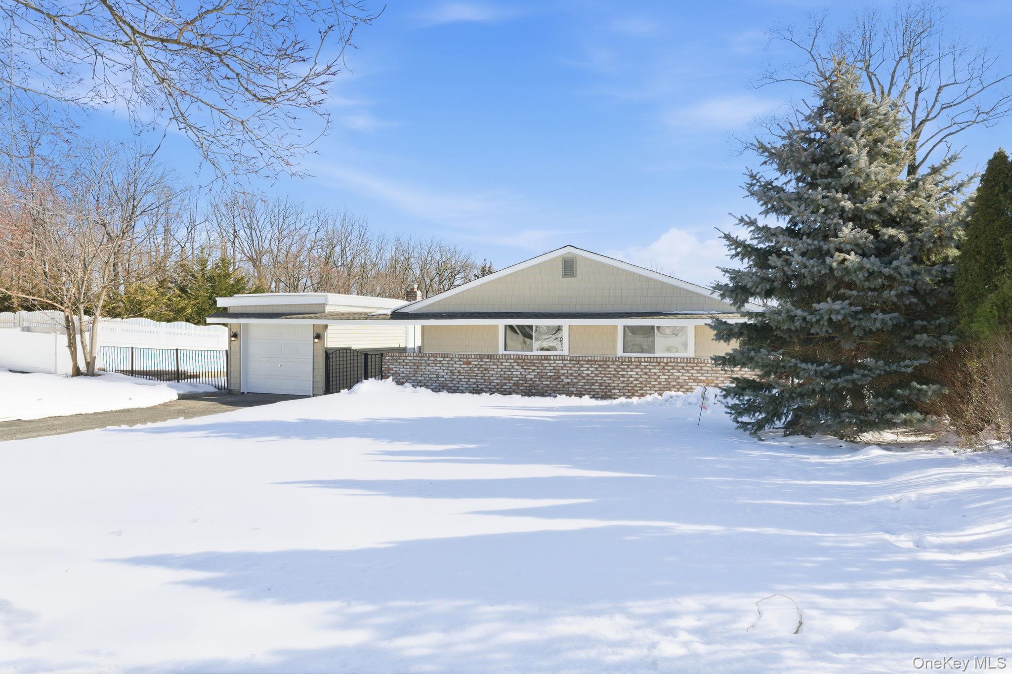 5 Bowman Lane, Kings Park, NY 11754