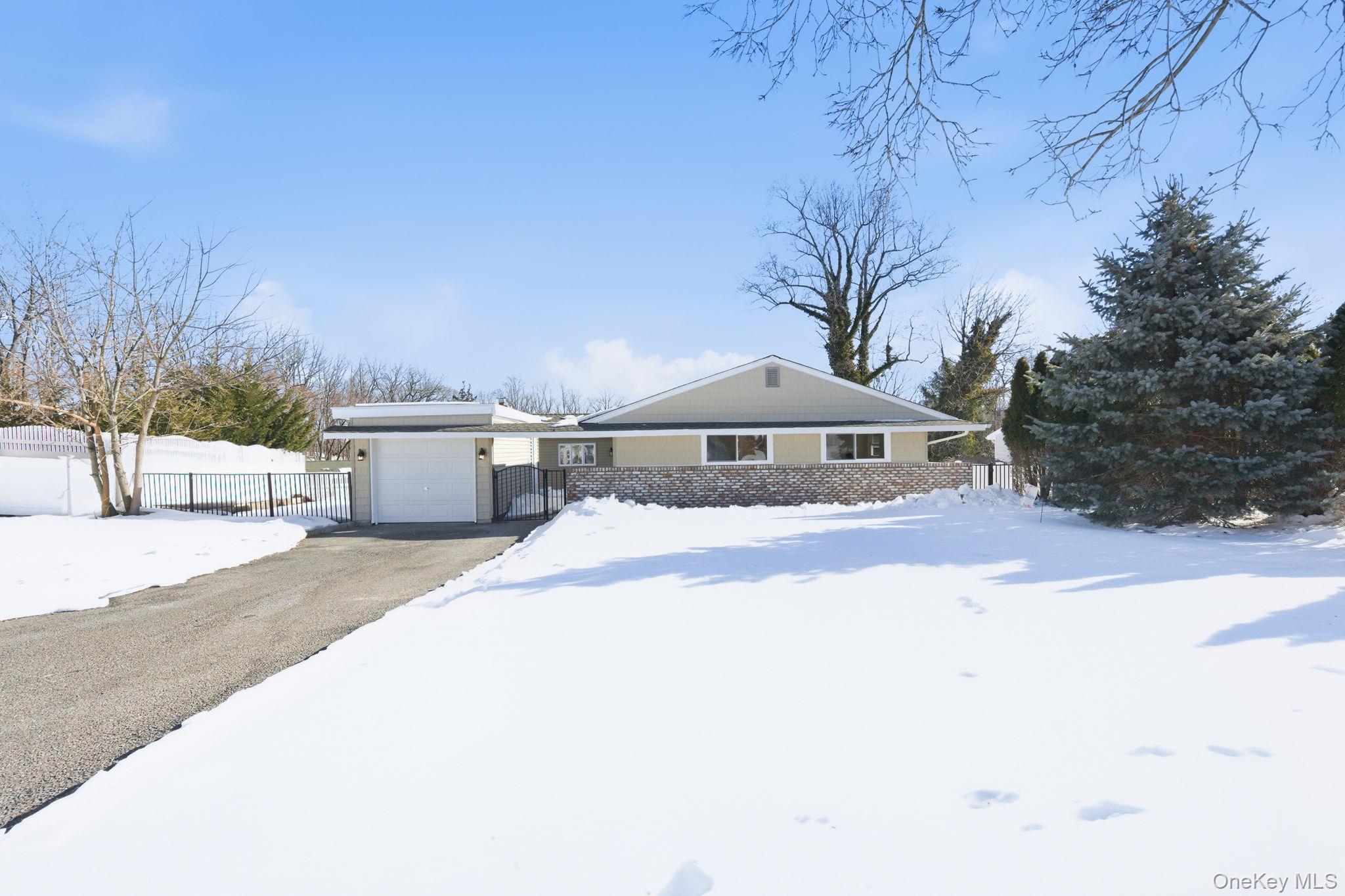 5 Bowman Lane, Kings Park, NY 11754