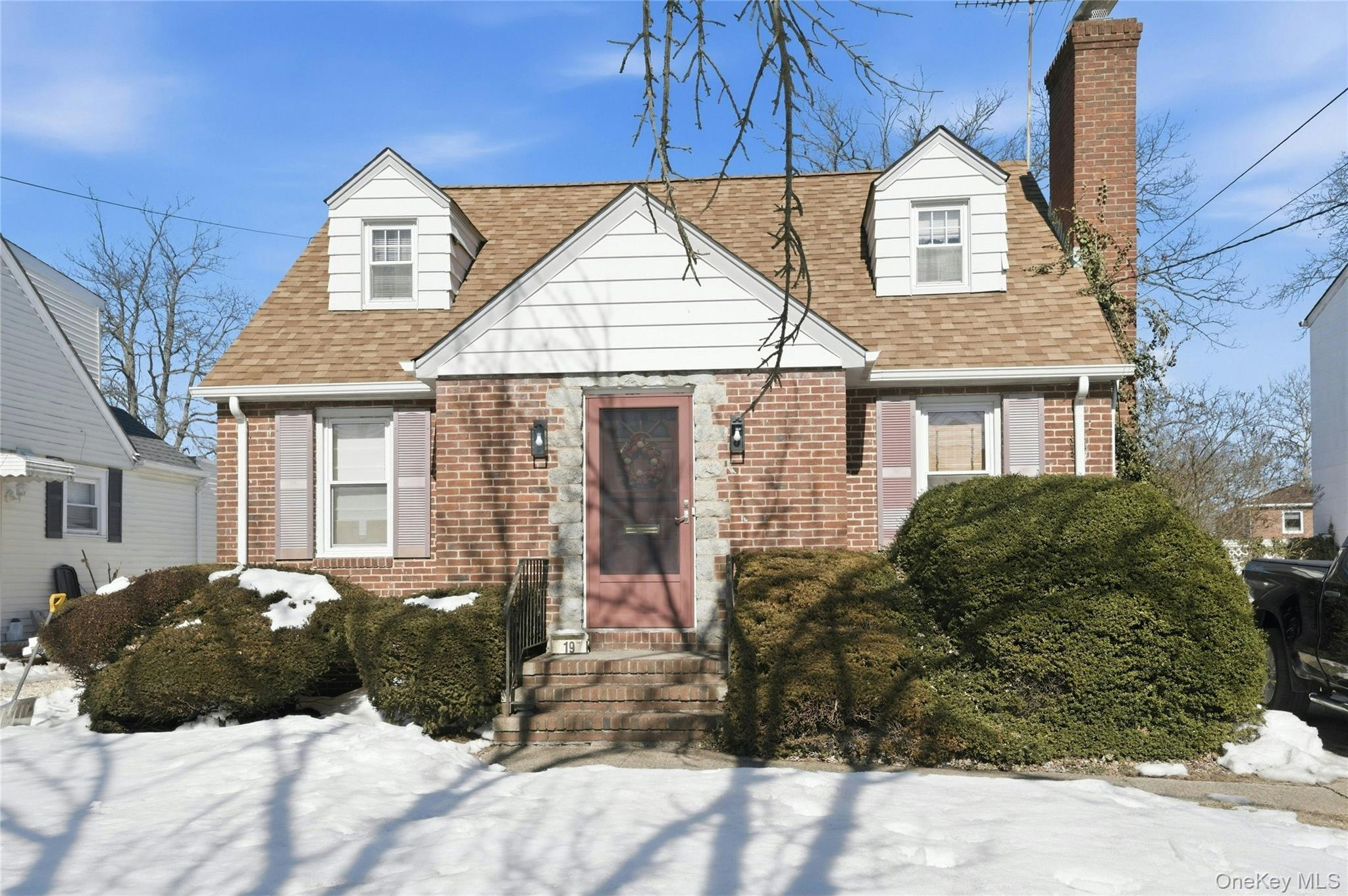 197 Foxhurst Road, Oceanside, NY 11572