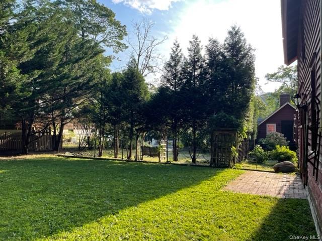 95 E Broadway, Roslyn, NY 11576