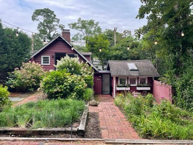 95 E Broadway, Roslyn, NY 11576