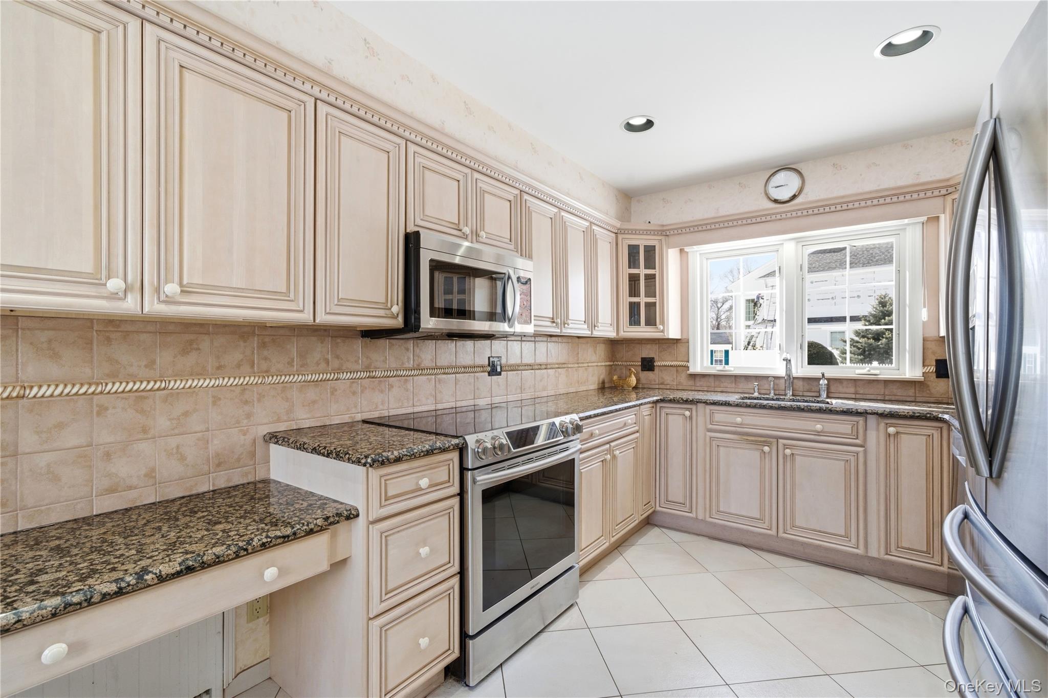 38 Bradish Lane, Bay Shore, NY 11706