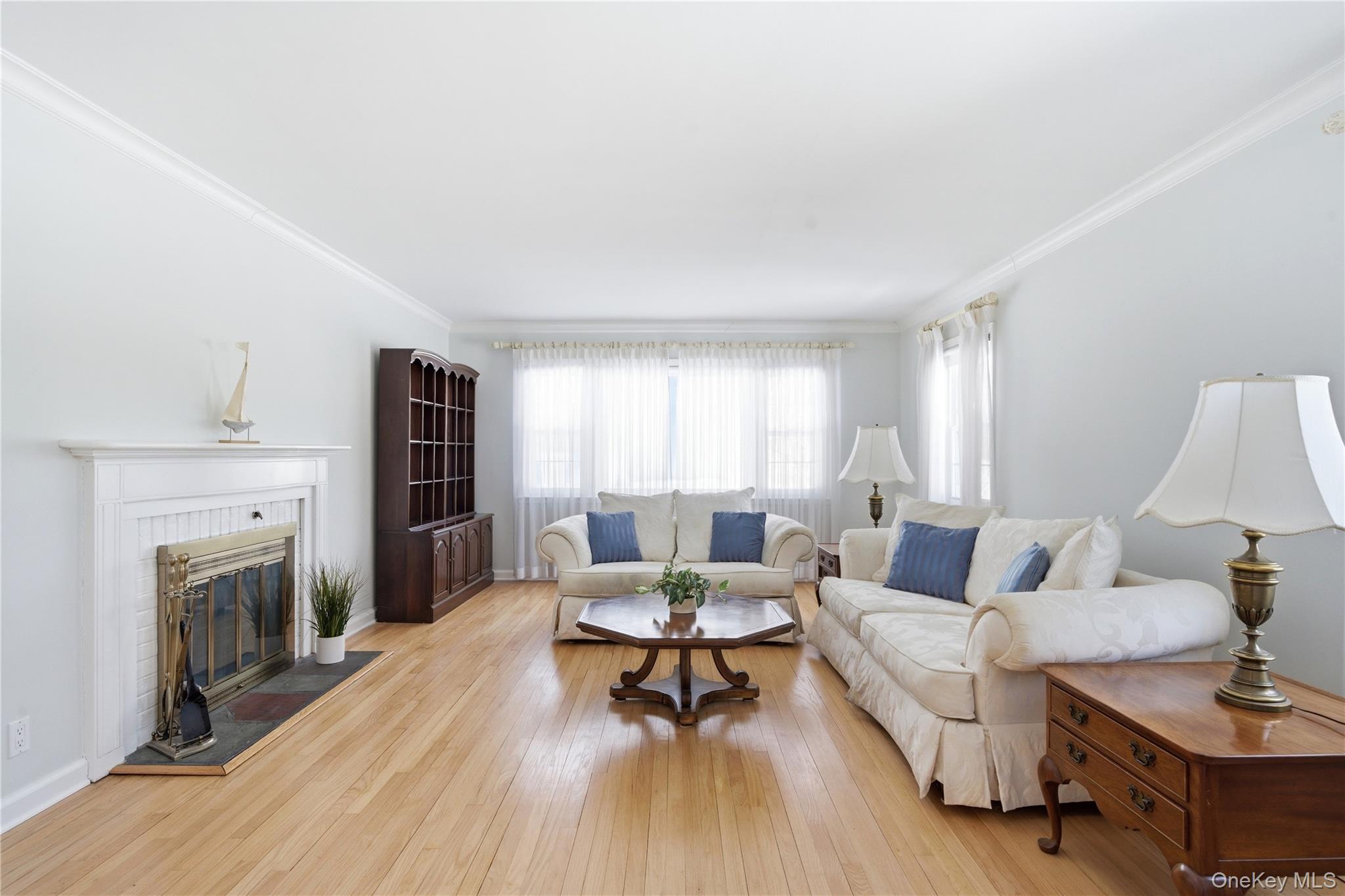 38 Bradish Lane, Bay Shore, NY 11706