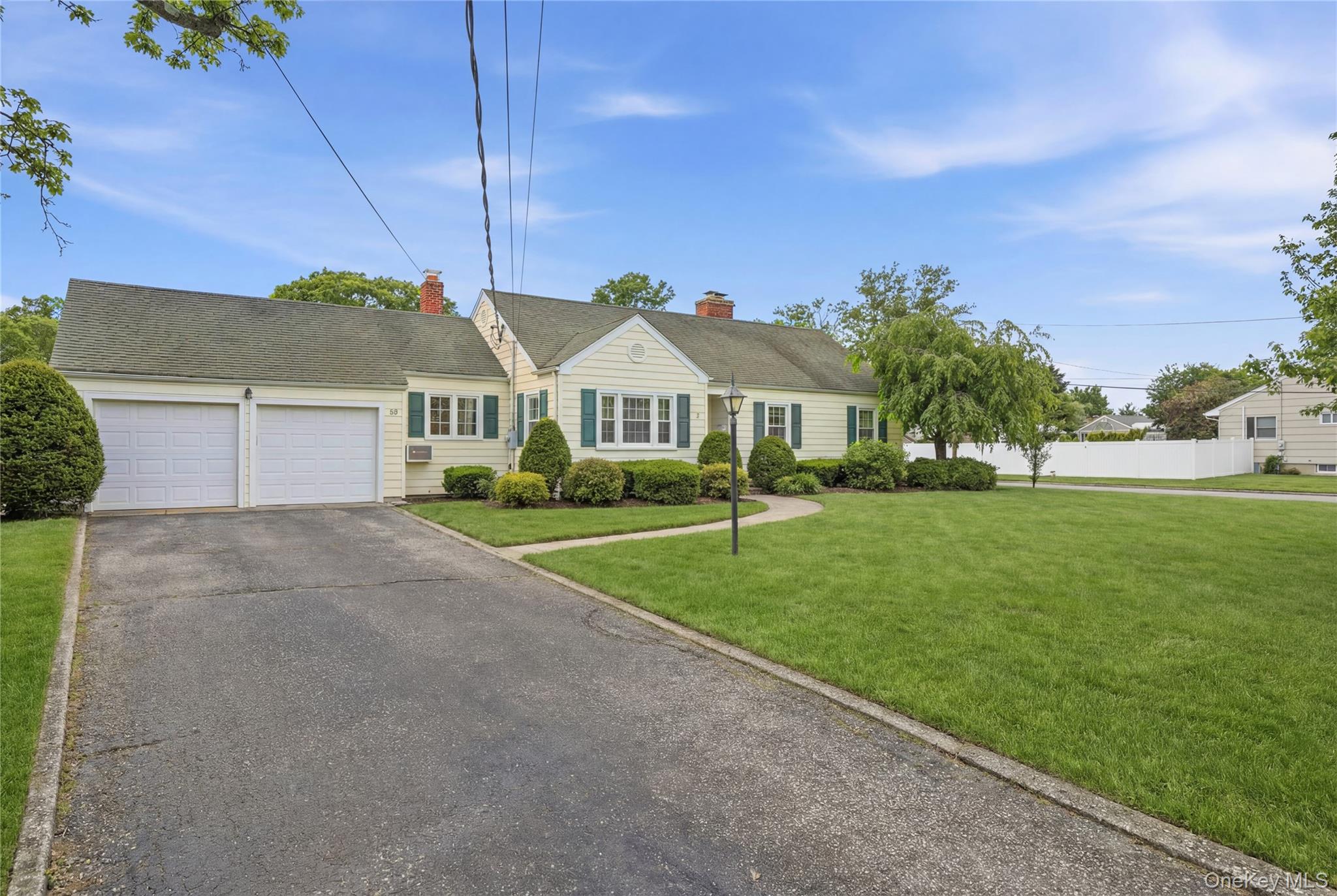 38 Bradish Lane, Bay Shore, NY 11706