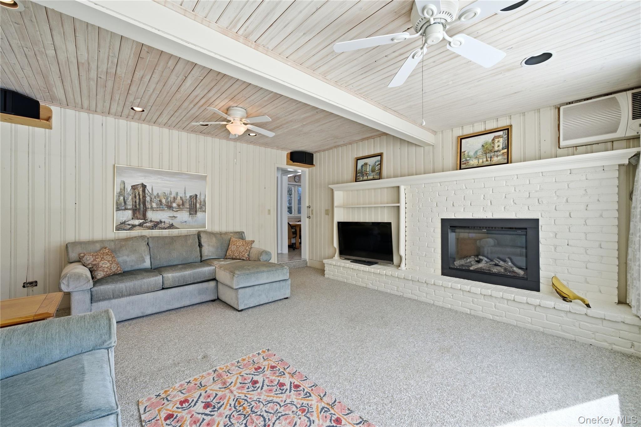 38 Bradish Lane, Bay Shore, NY 11706