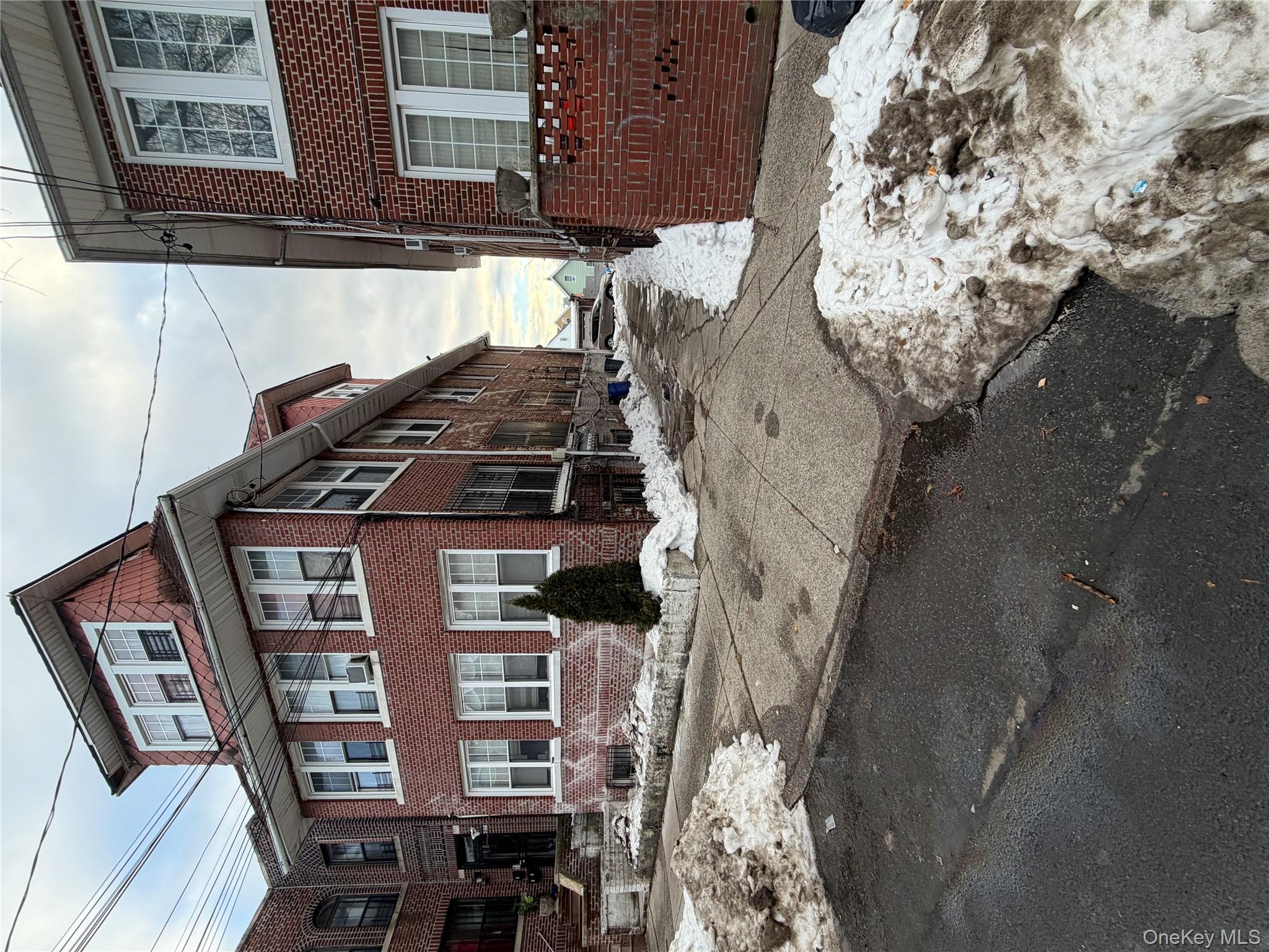 738 E 219th Street, Bronx, NY 10467