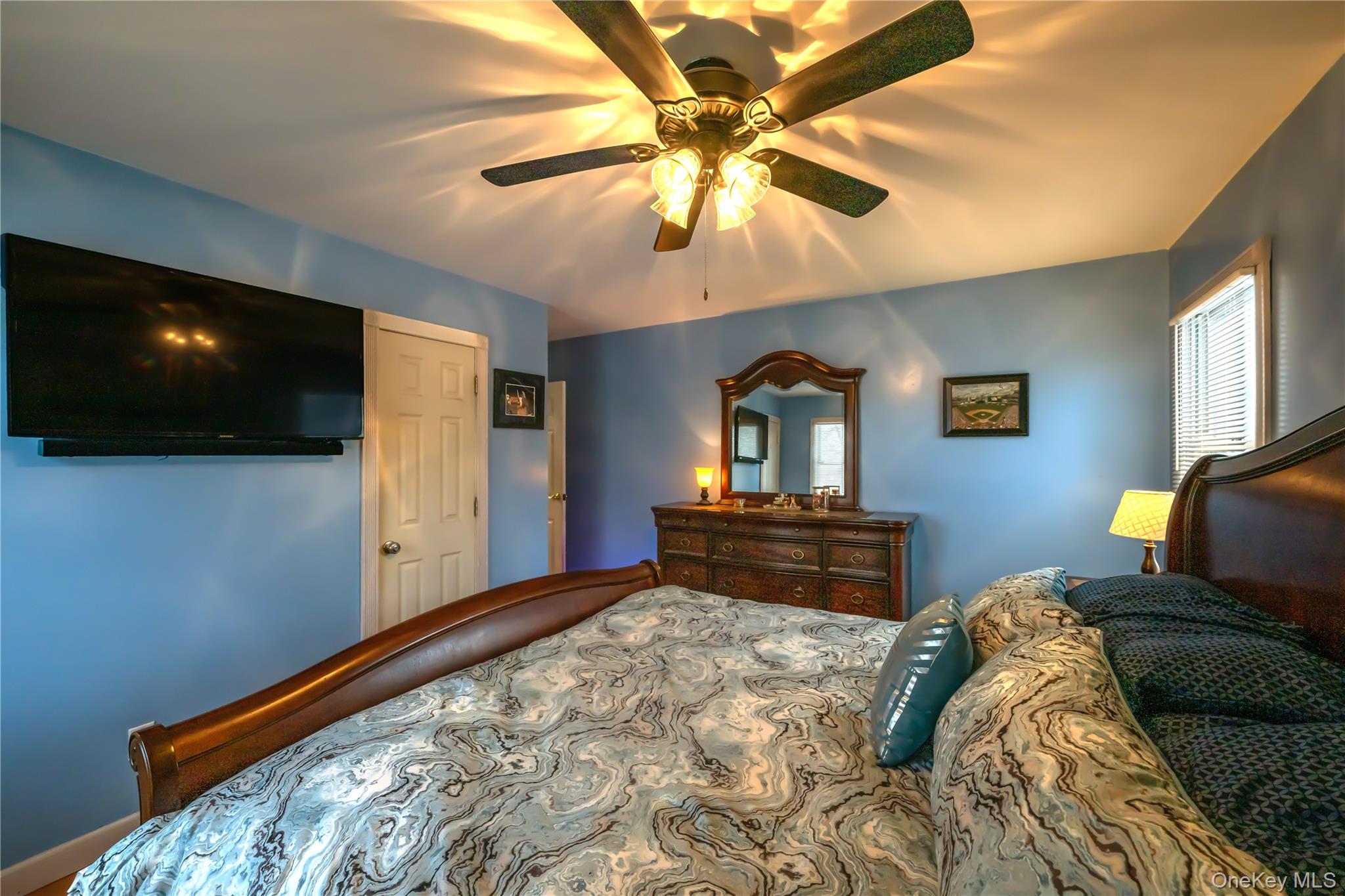 8 Shelley Court, Middle Island, NY 11953