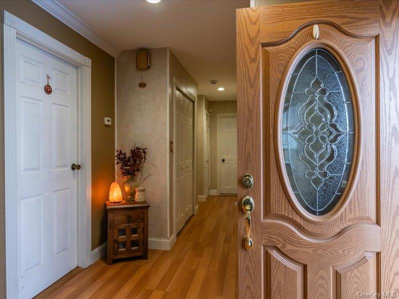 8 Shelley Court, Middle Island, NY 11953