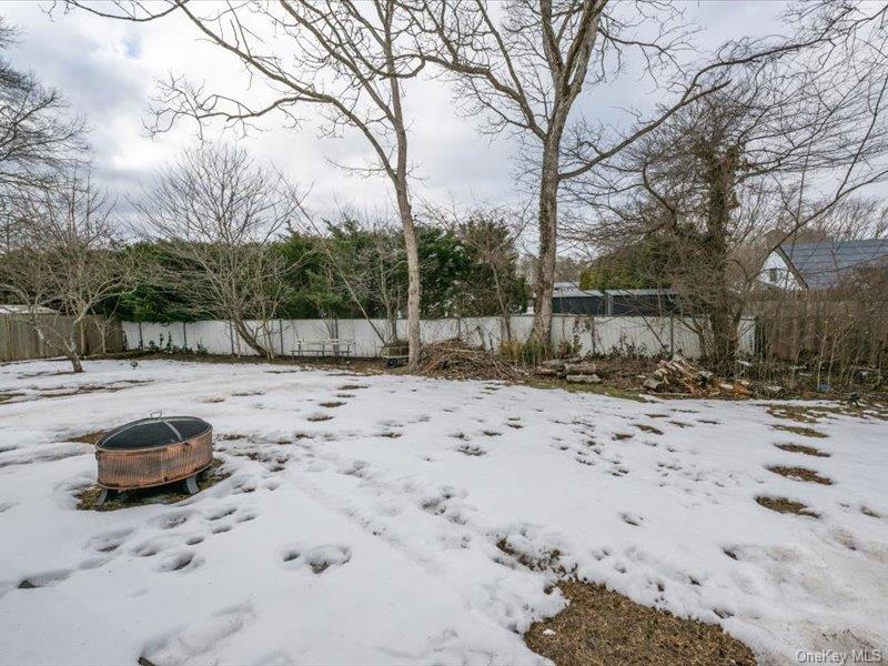 8 Shelley Court, Middle Island, NY 11953