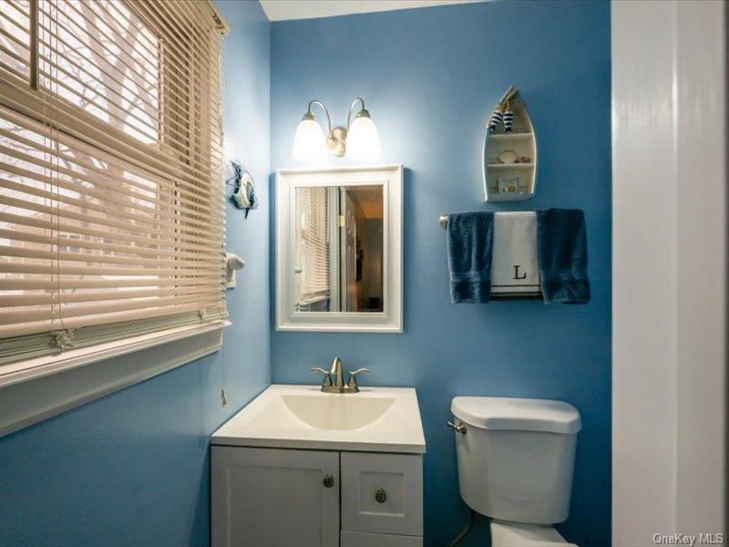 8 Shelley Court, Middle Island, NY 11953