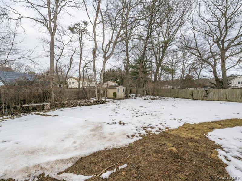 8 Shelley Court, Middle Island, NY 11953