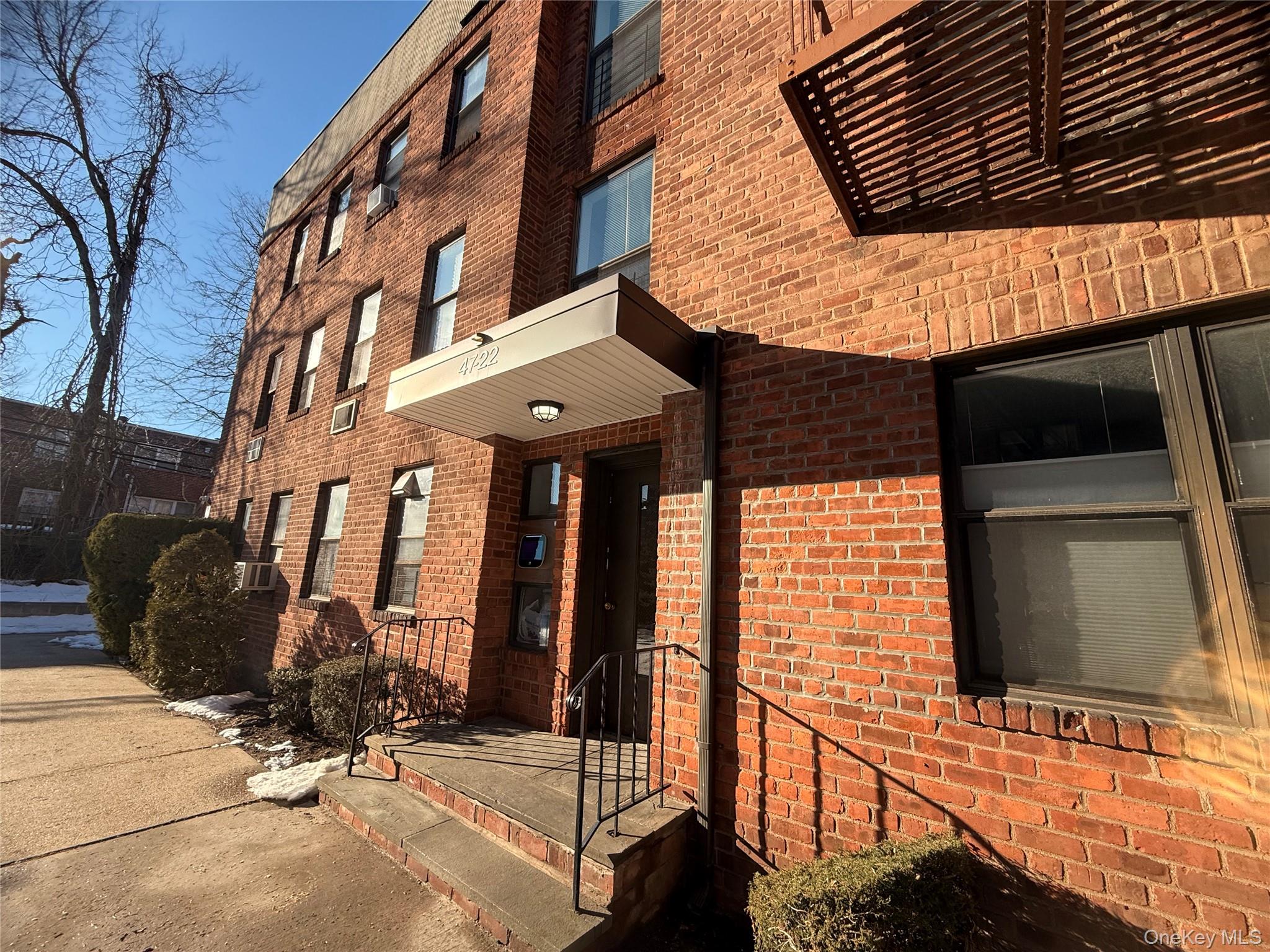 47-22 215th Place # 3D, Bayside, NY 11361