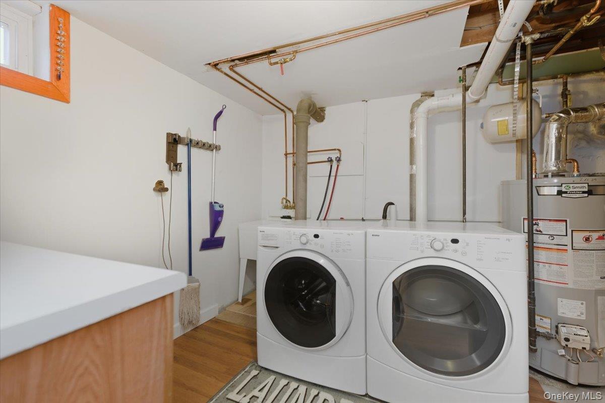 10 Darnley Place, Huntington Station, NY 11746