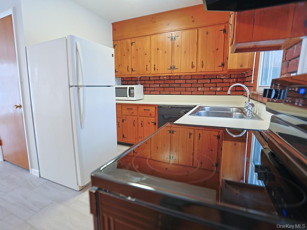 8 Wood Terrace, Newburgh, NY 12550