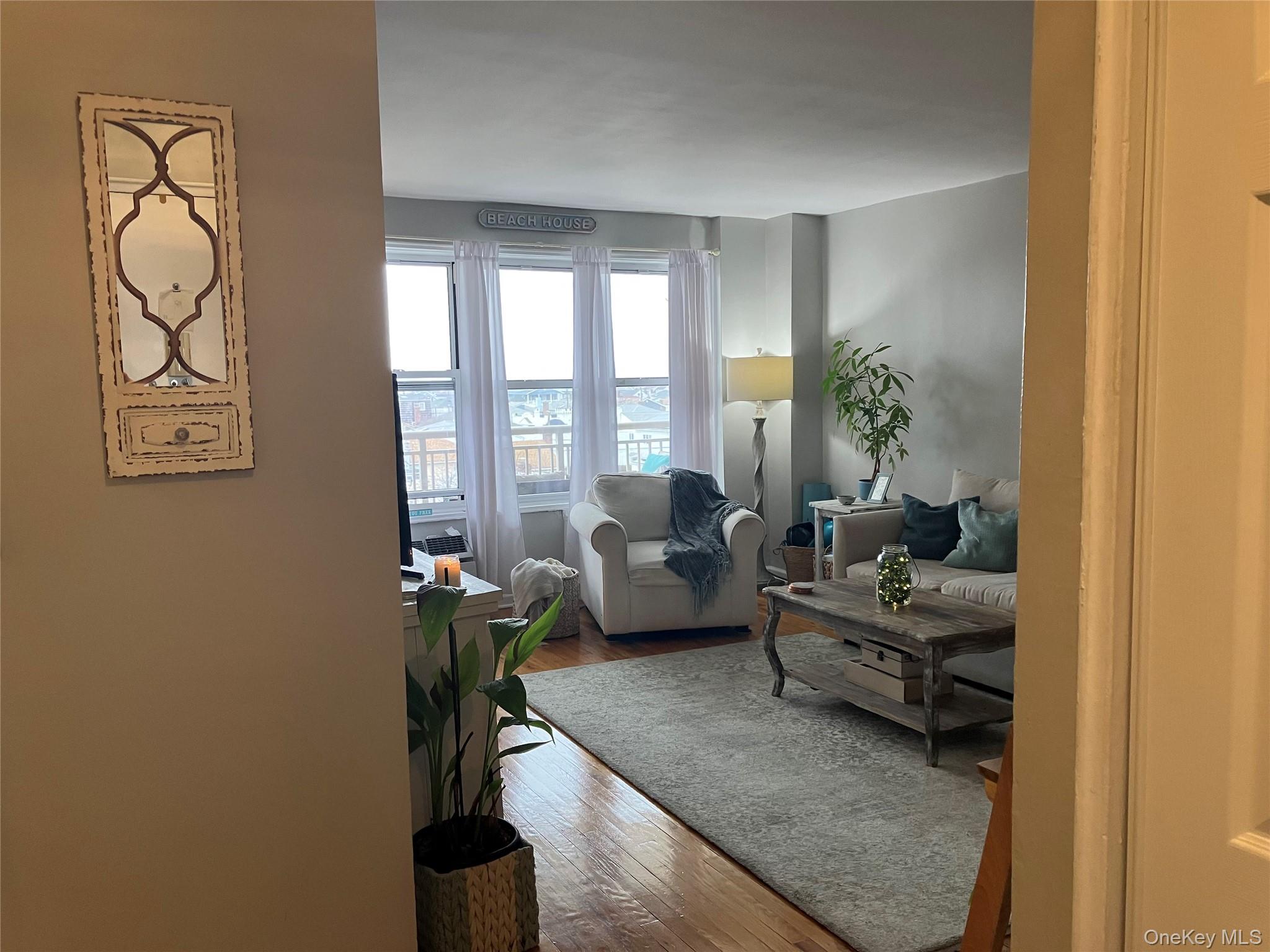 855 E Broadway # 3F, Long Beach, NY 11561