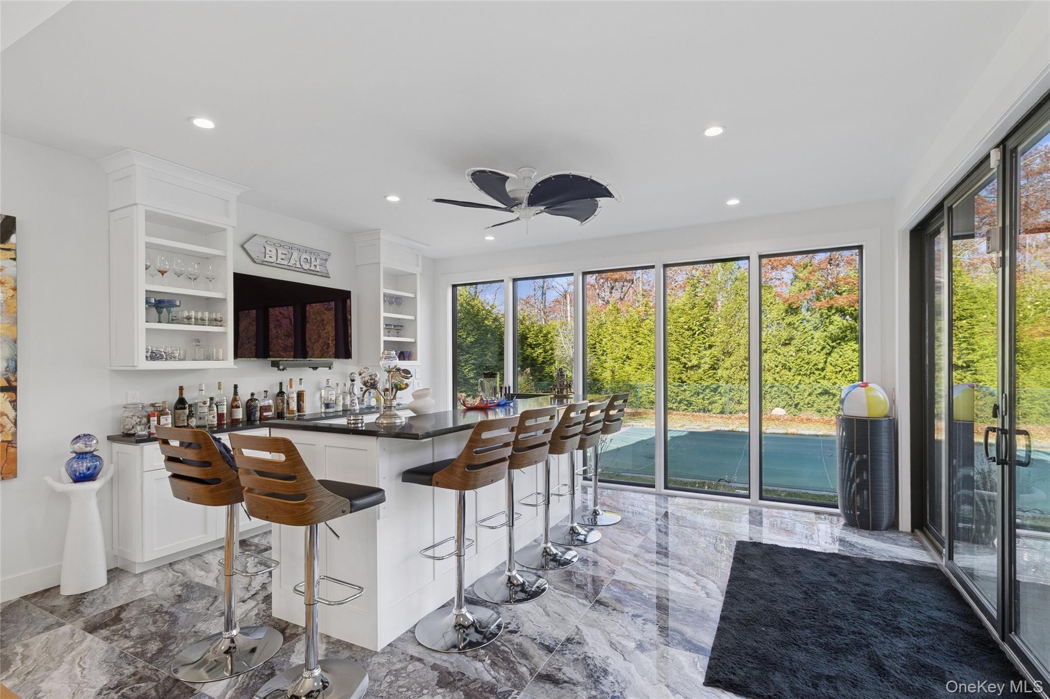 9 Debras Way, Wainscott, NY 11975