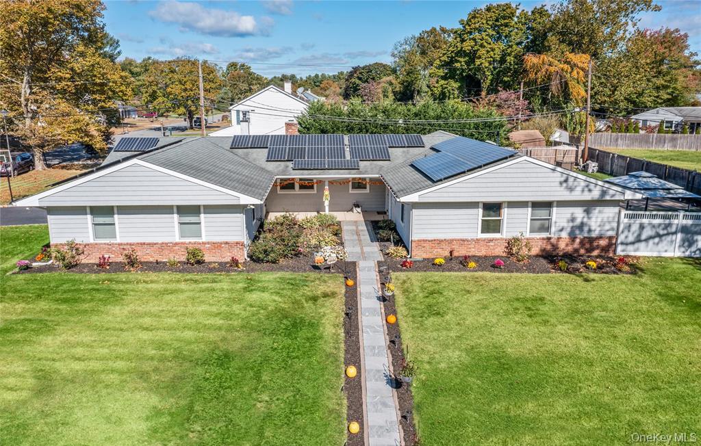 11 Onyx N Dr, Stony Brook, NY 11790