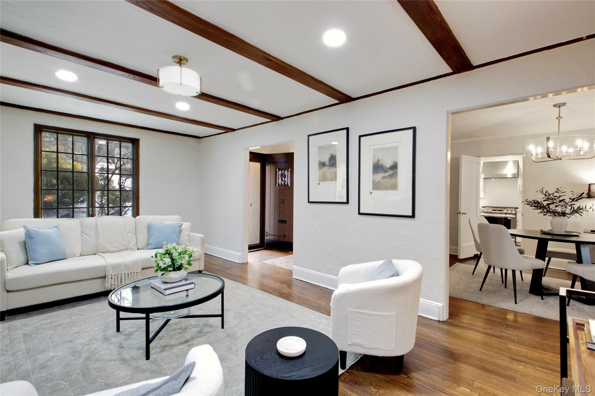 27 Oakland Drive, Port Washington, NY 11050