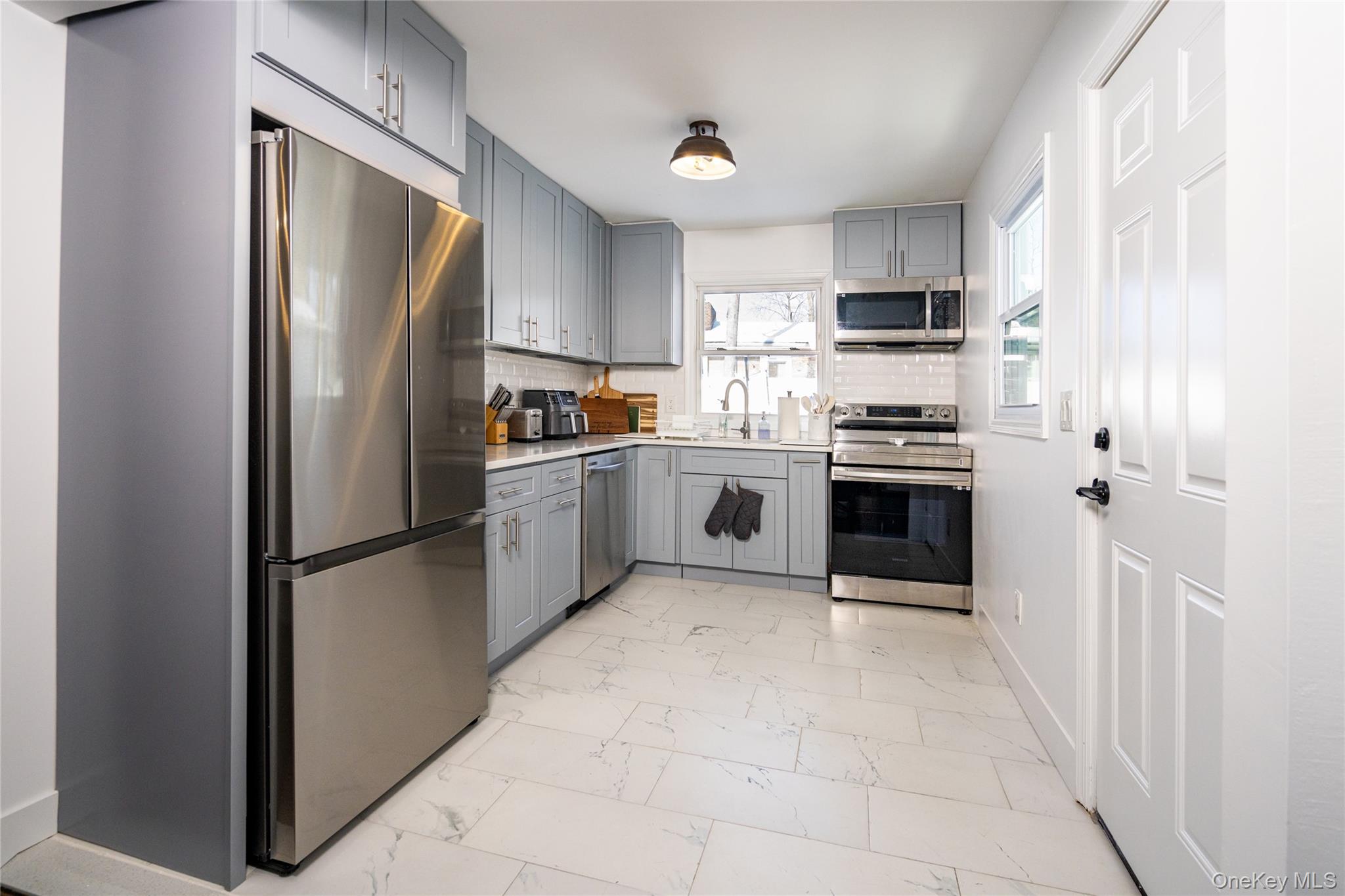 17 Armell Street, Huntington Station, NY 11746