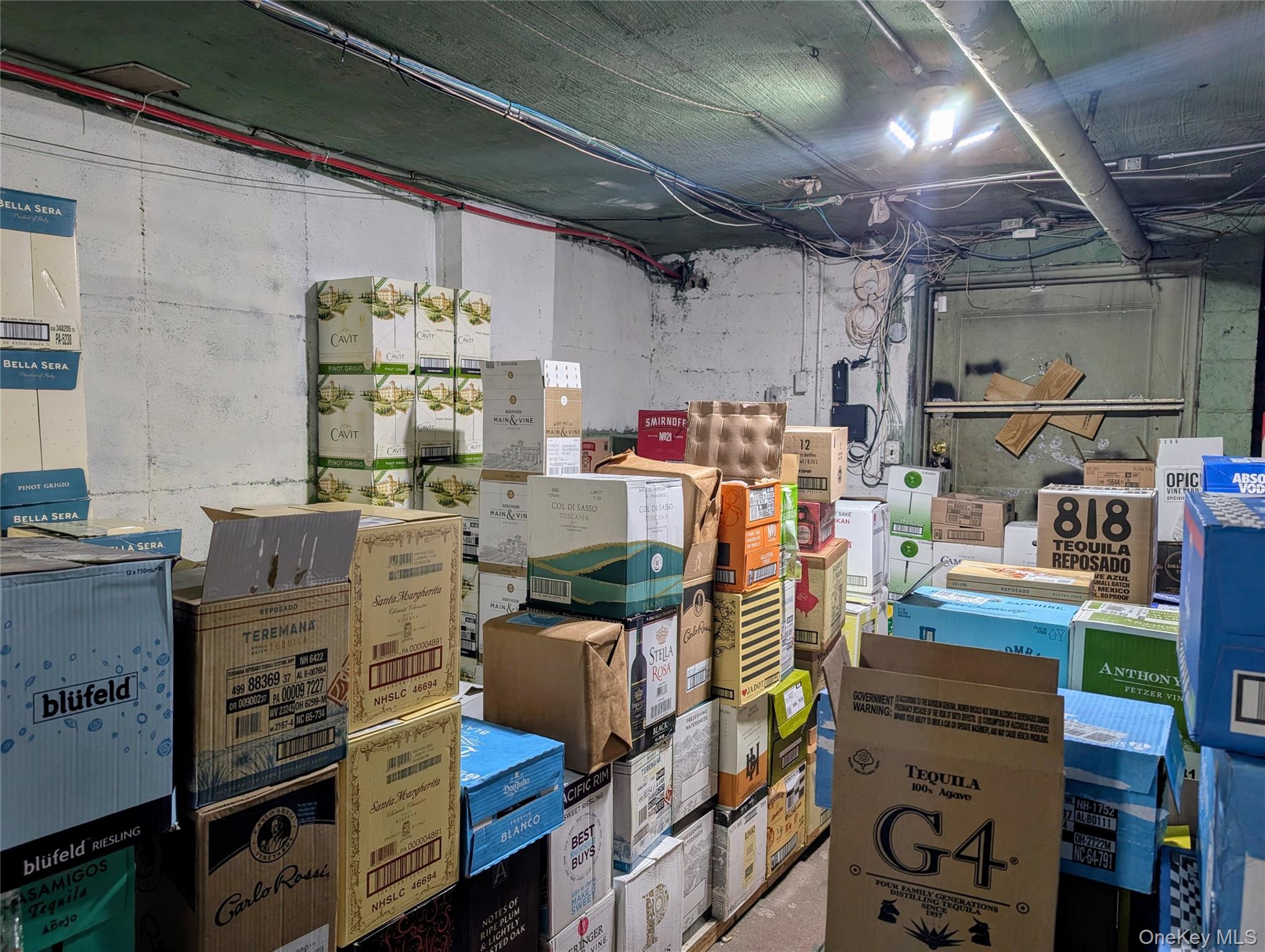 East Meadow, NY 11554