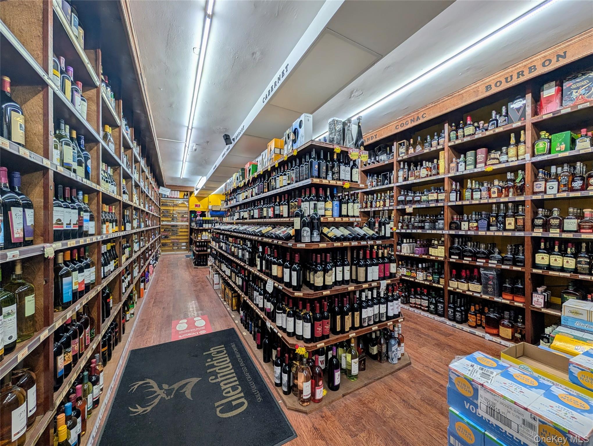 East Meadow, NY 11554