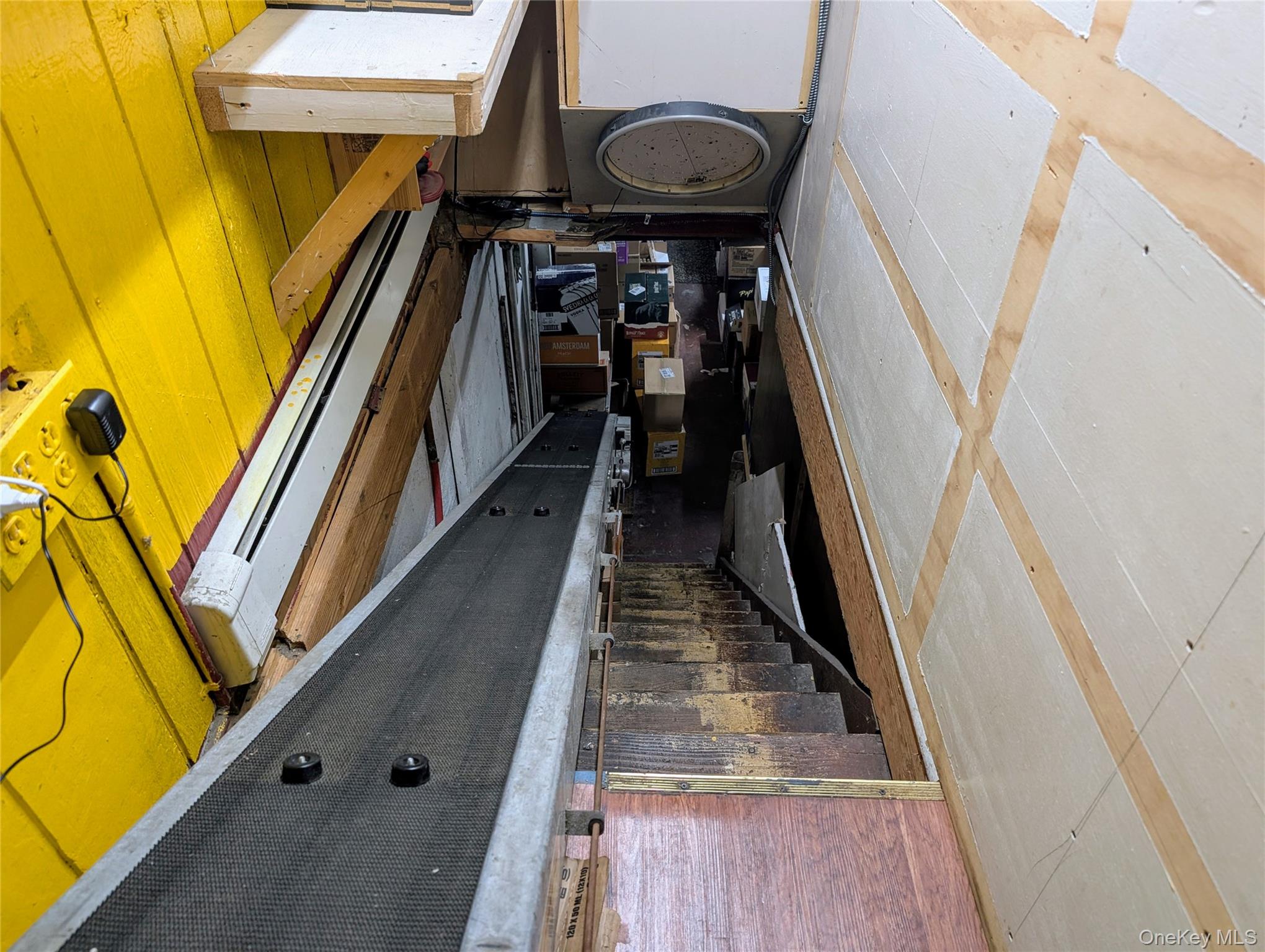 East Meadow, NY 11554