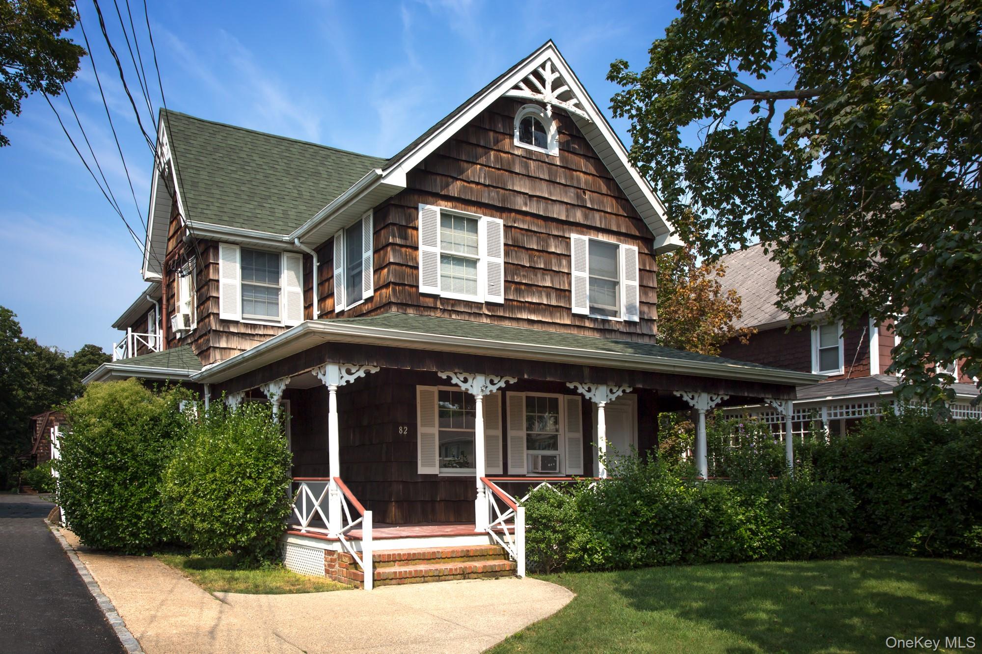 82 Park Avenue # 4, Amityville, NY 11701