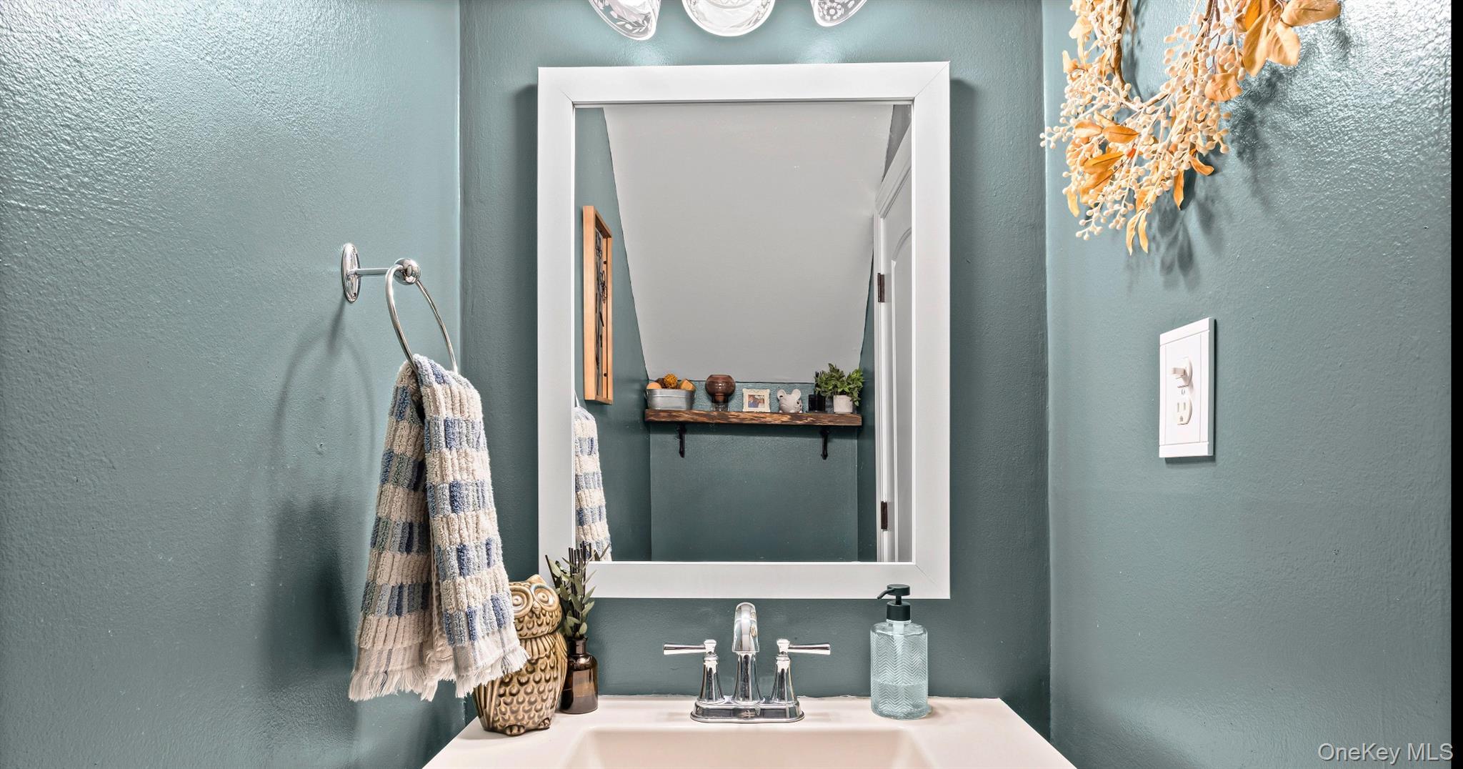 231 Springmeadow Drive # D, Holbrook, NY 11741