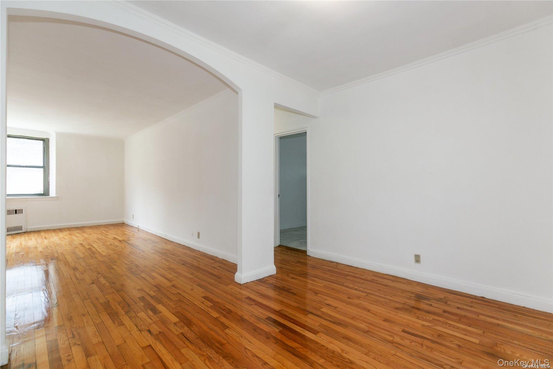 150 S Middle Neck Road # 1B, Great Neck, NY 11021