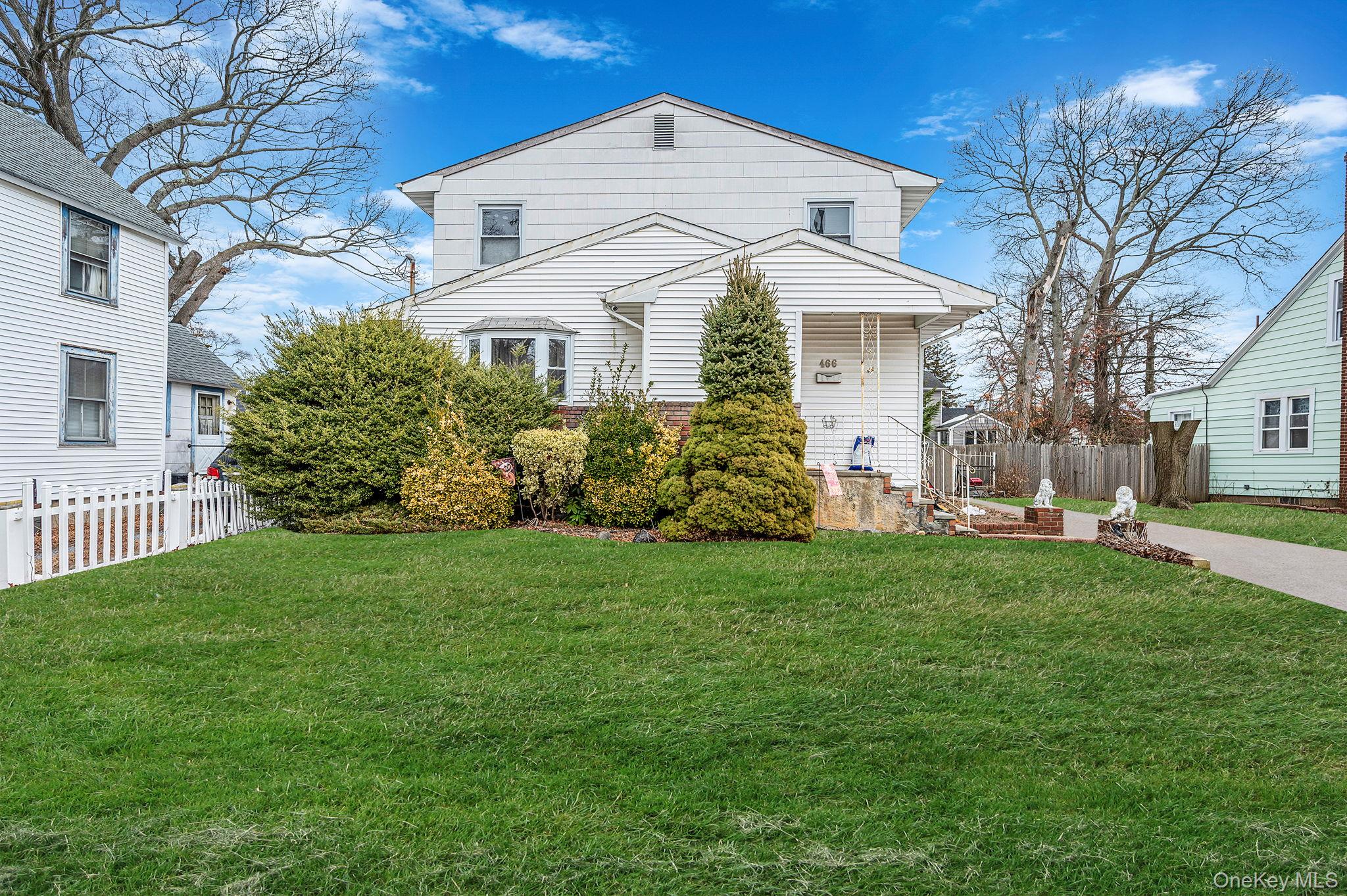 Lindenhurst, NY 11757