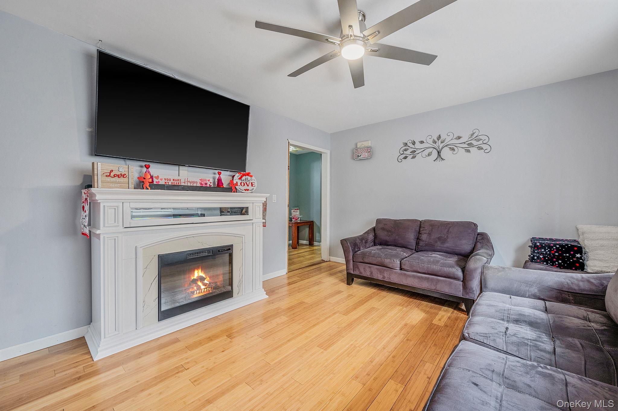 Lindenhurst, NY 11757