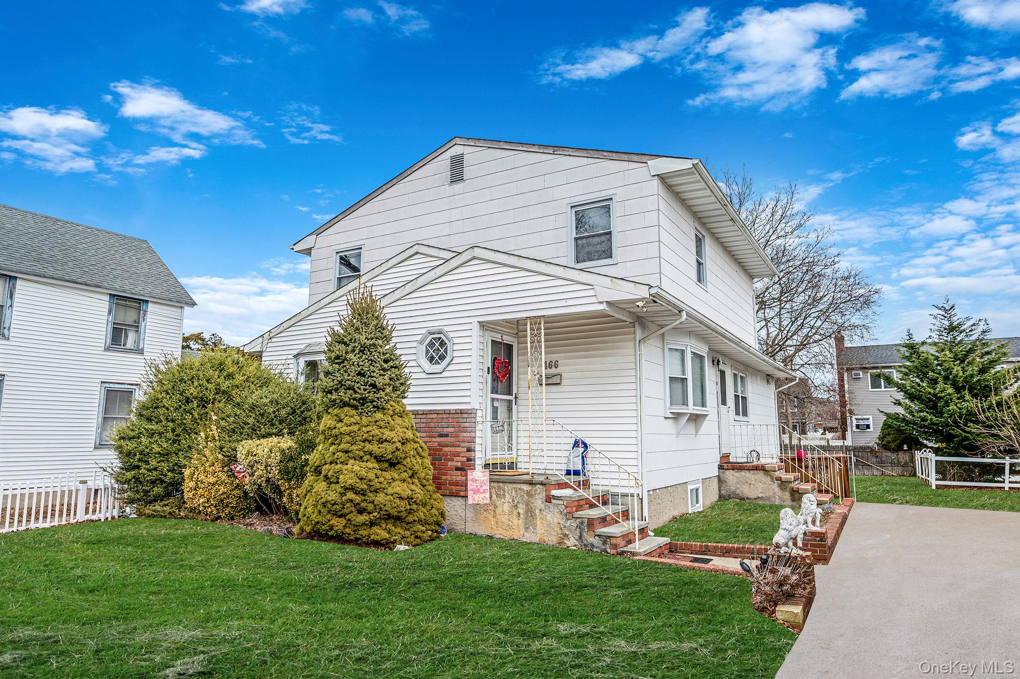 Lindenhurst, NY 11757