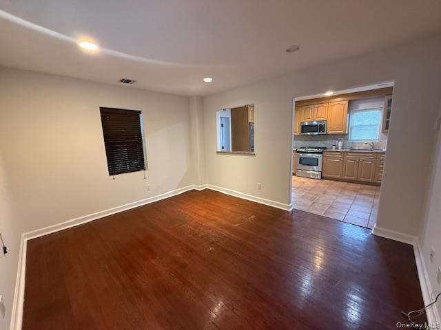 1 Harding Place, Glen Head, NY 11545