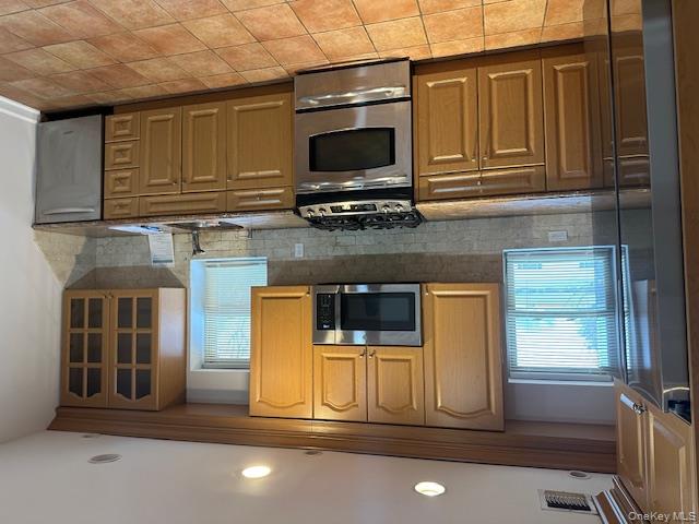 1 Harding Place, Glen Head, NY 11545