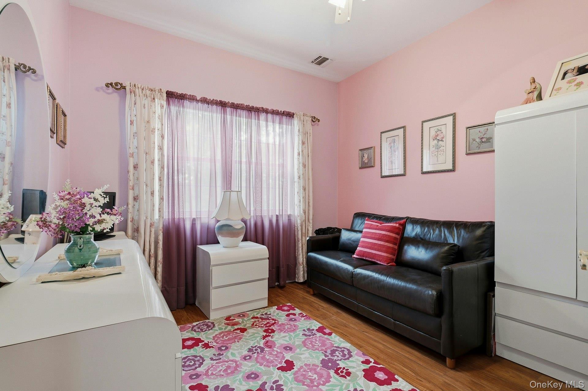 604 Narragansett Villas Drive, Lindenhurst, NY 11757