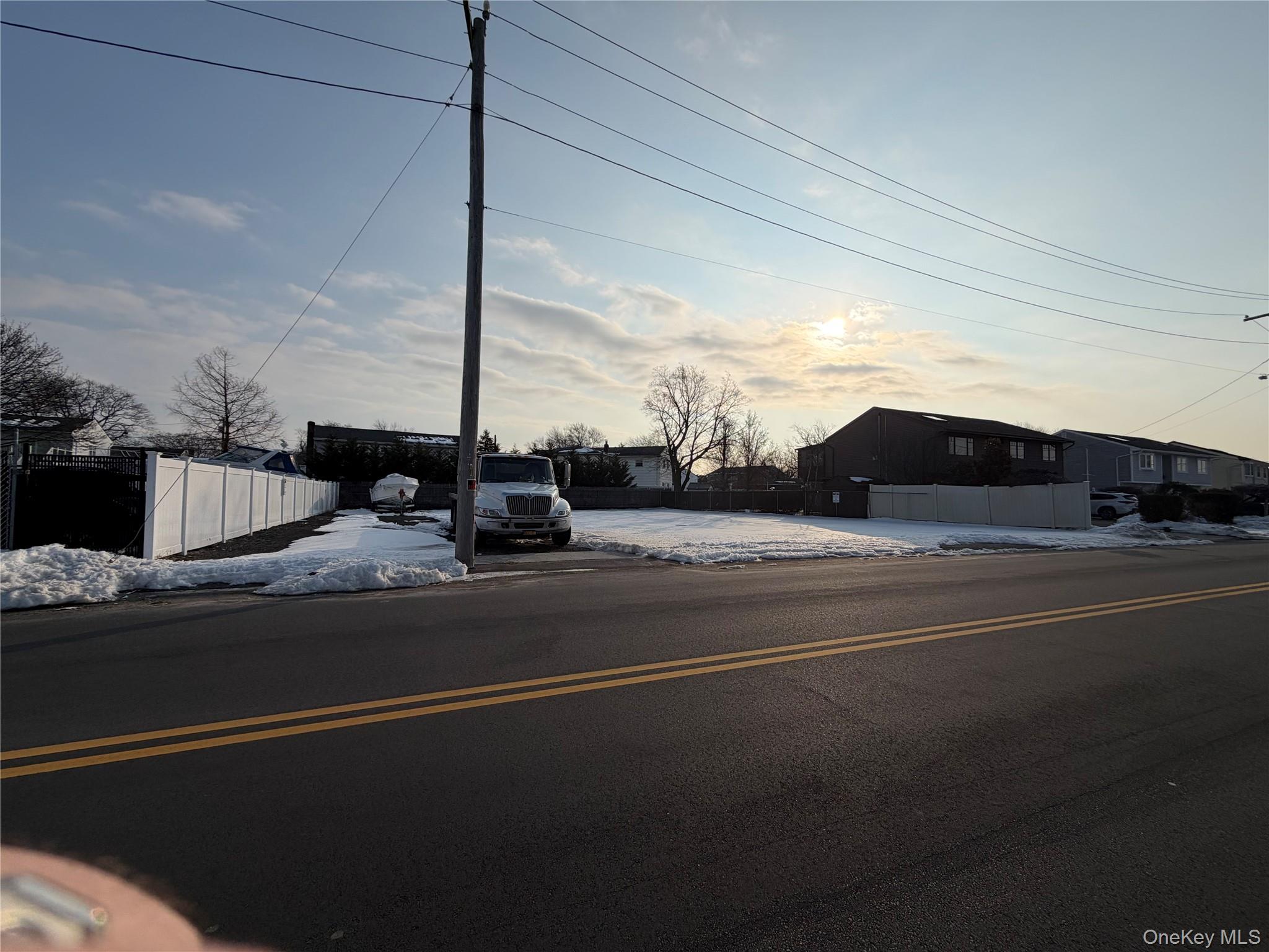 620 Shore Road, Lindenhurst, NY 11757