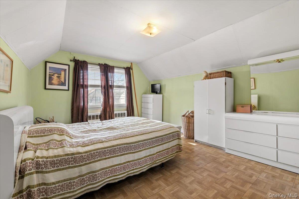 33 McKee Street, Floral Park, NY 11001