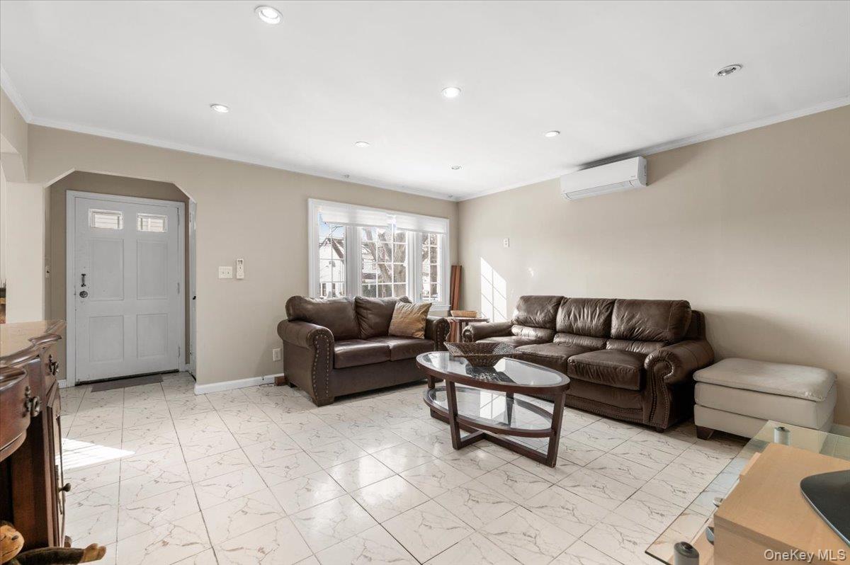 33 McKee Street, Floral Park, NY 11001