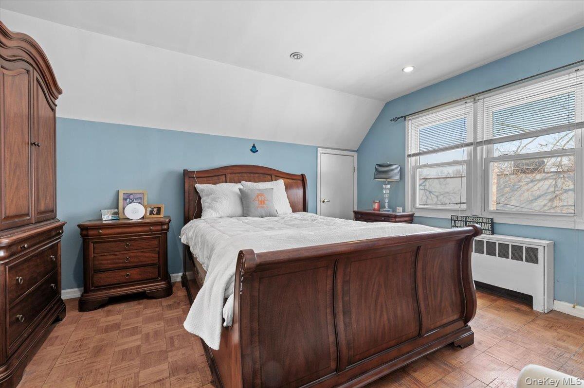 33 McKee Street, Floral Park, NY 11001