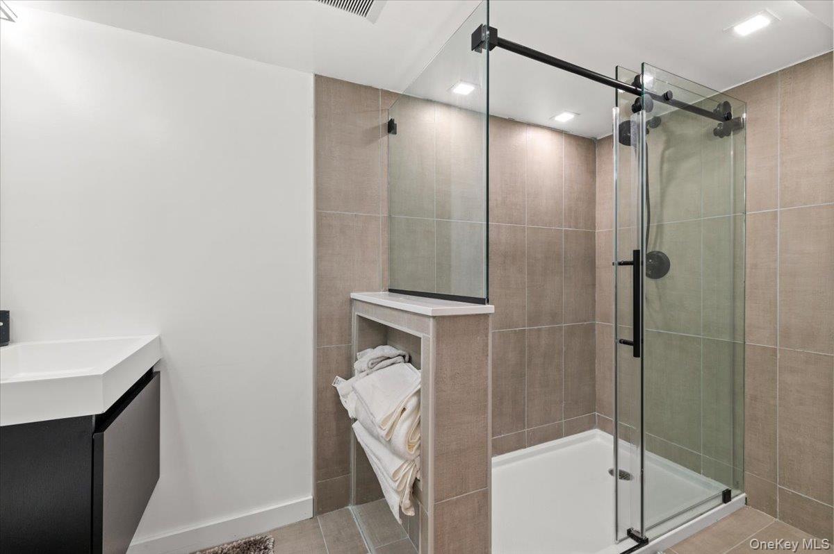 33 McKee Street, Floral Park, NY 11001