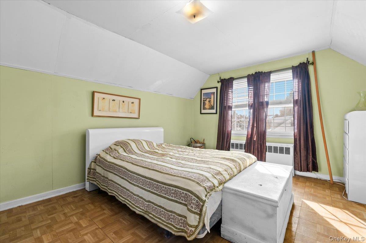 33 McKee Street, Floral Park, NY 11001