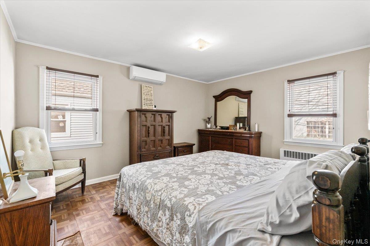 33 McKee Street, Floral Park, NY 11001