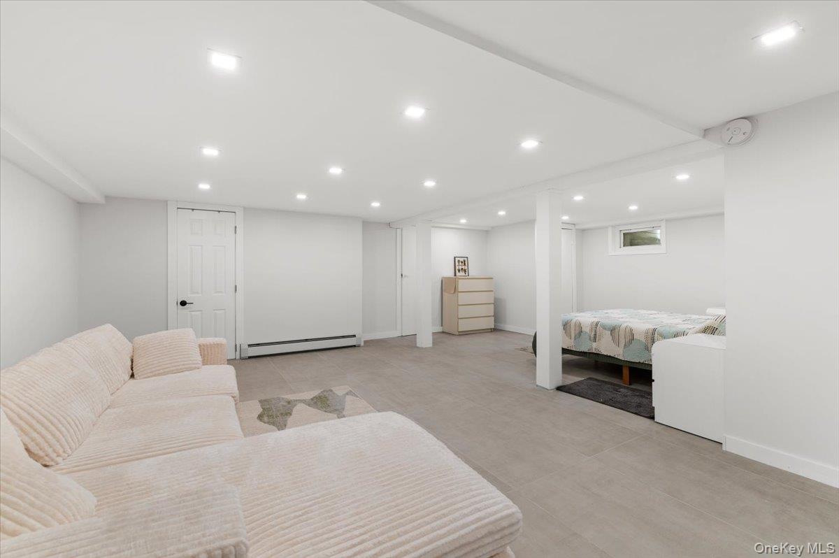 33 McKee Street, Floral Park, NY 11001