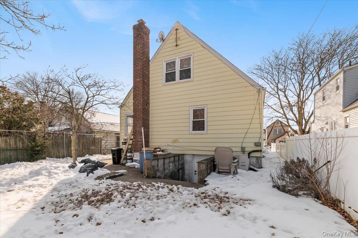 33 McKee Street, Floral Park, NY 11001