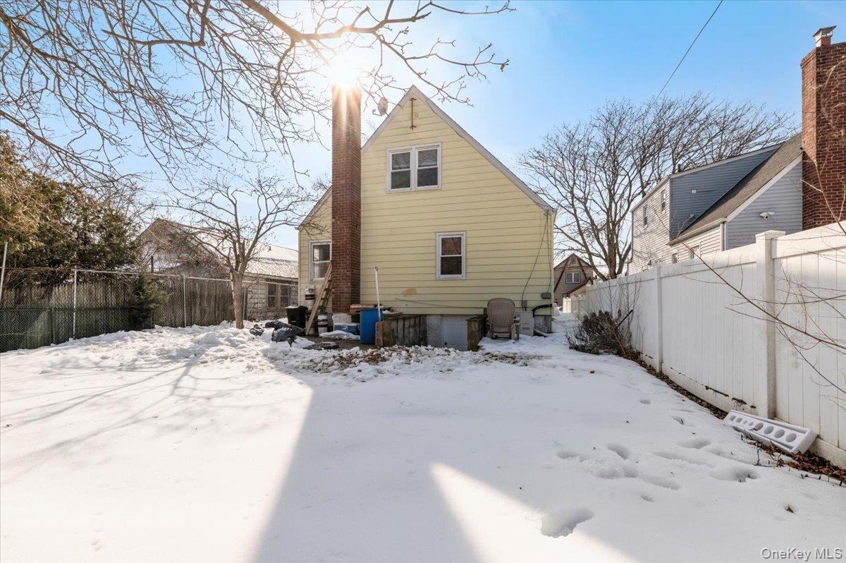 33 McKee Street, Floral Park, NY 11001