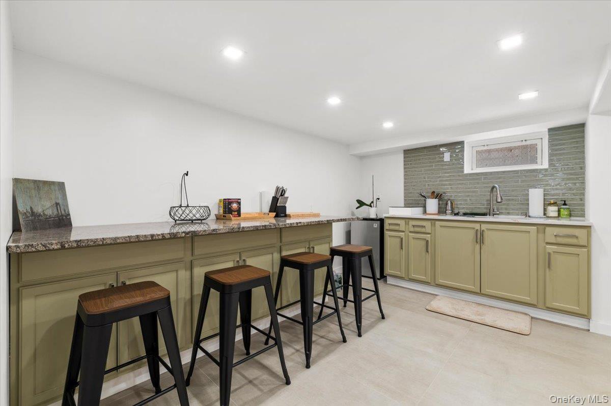 33 McKee Street, Floral Park, NY 11001