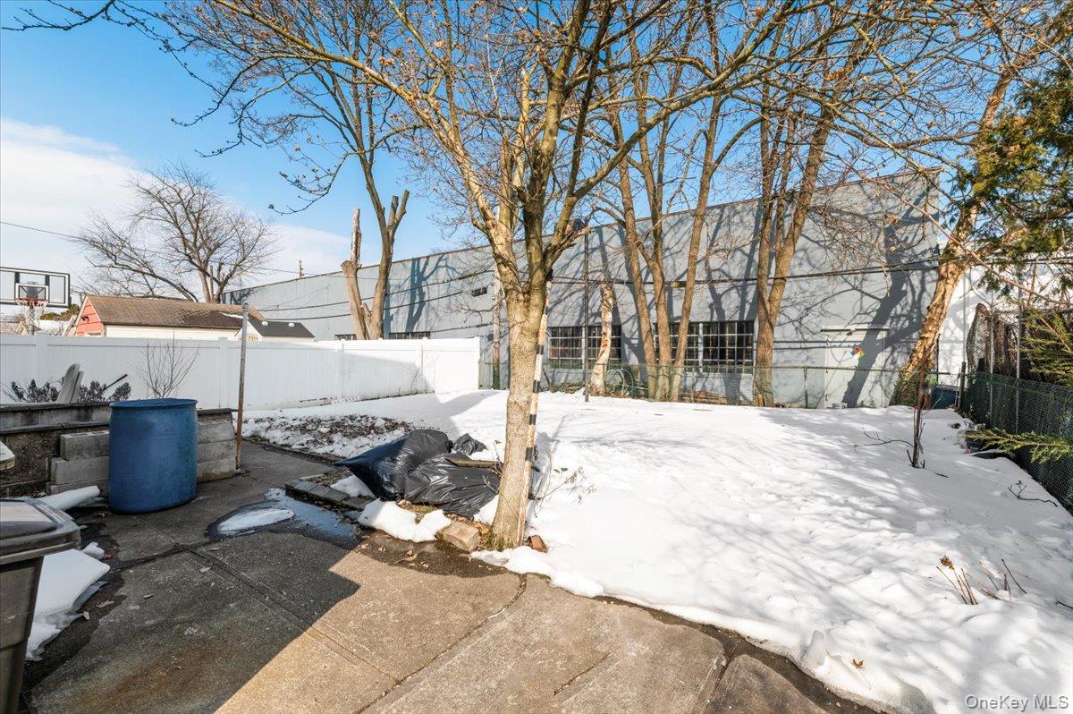 33 McKee Street, Floral Park, NY 11001