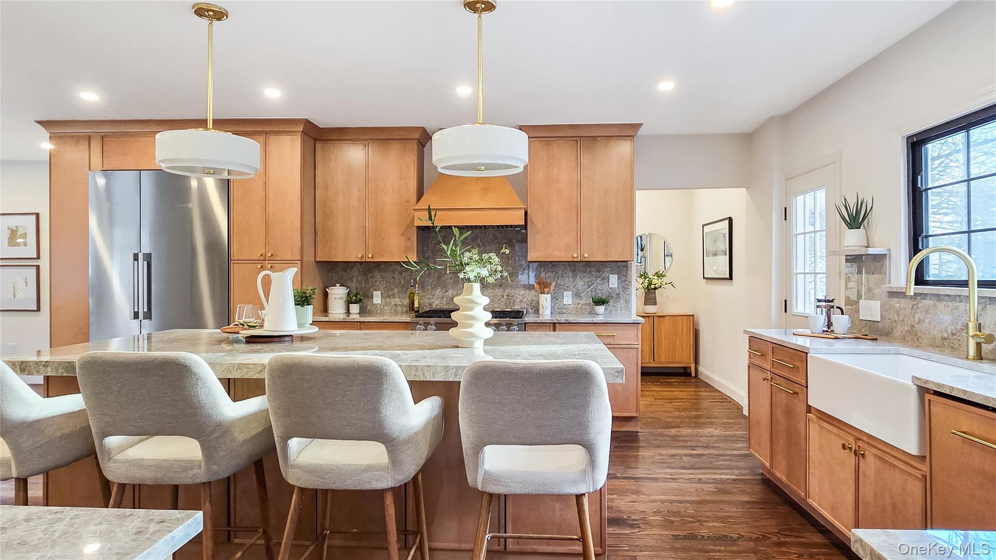 18 Lakeside Drive, New Rochelle, NY 10801