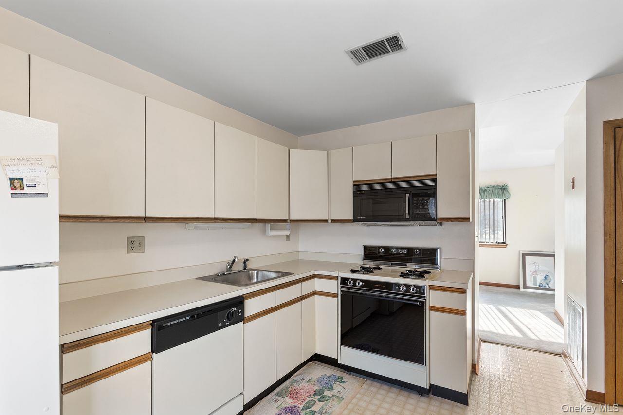 422 Panorama, Mohegan Lake, NY 10547